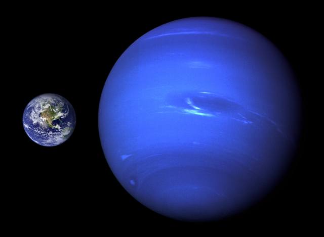 Сопоставление размеров Земли и Нептуна