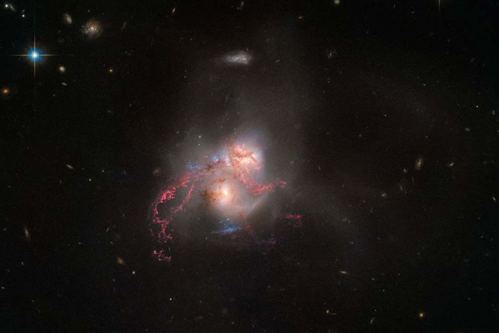 Галактика NGC 5256 в созвездии Большая Медведица