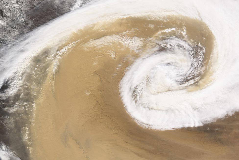 циклон в Китае, фото из космоса