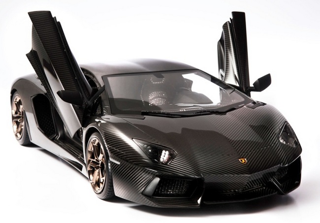 Игрушечный автомобиль Lamborghini Aventador LP700-4