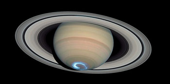 Полярное сияние на южном полюсе Сатурна. Фото сделано зондом "Кассини".
