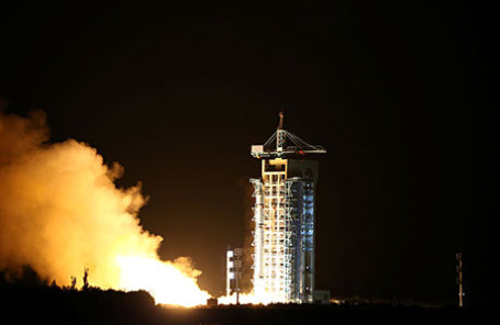 Успешный старт 600-килограммового спутника «Мо-цзы» с космодрома Цзюцюань.