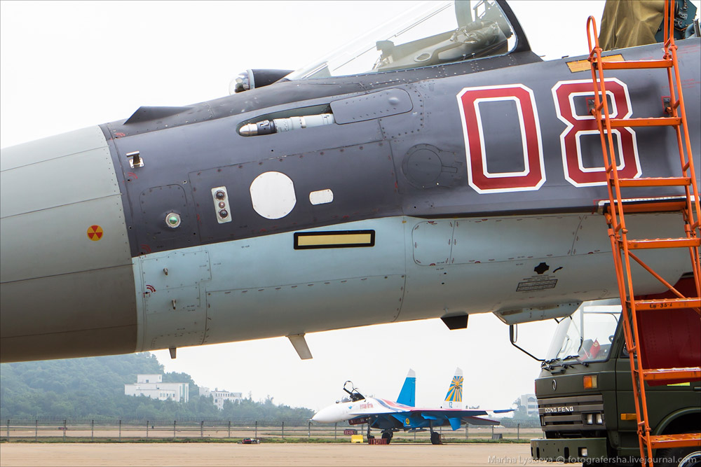 su-35 at china air show-2014