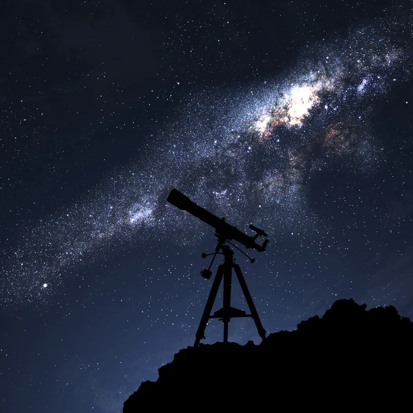 Силуэт телескоп — стоковое фото