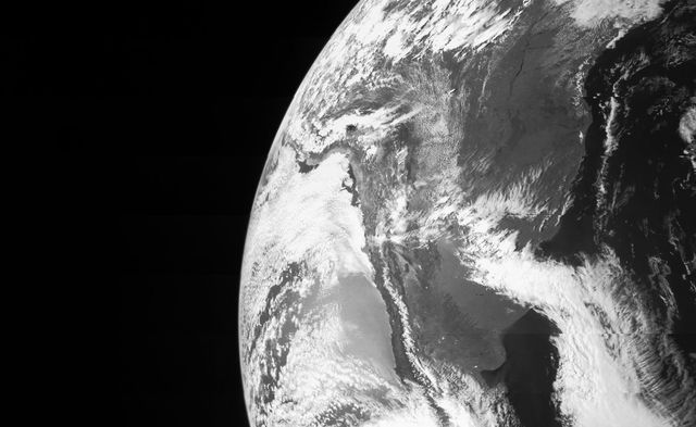 Фотография Земли, сделанная с корабля Юнона