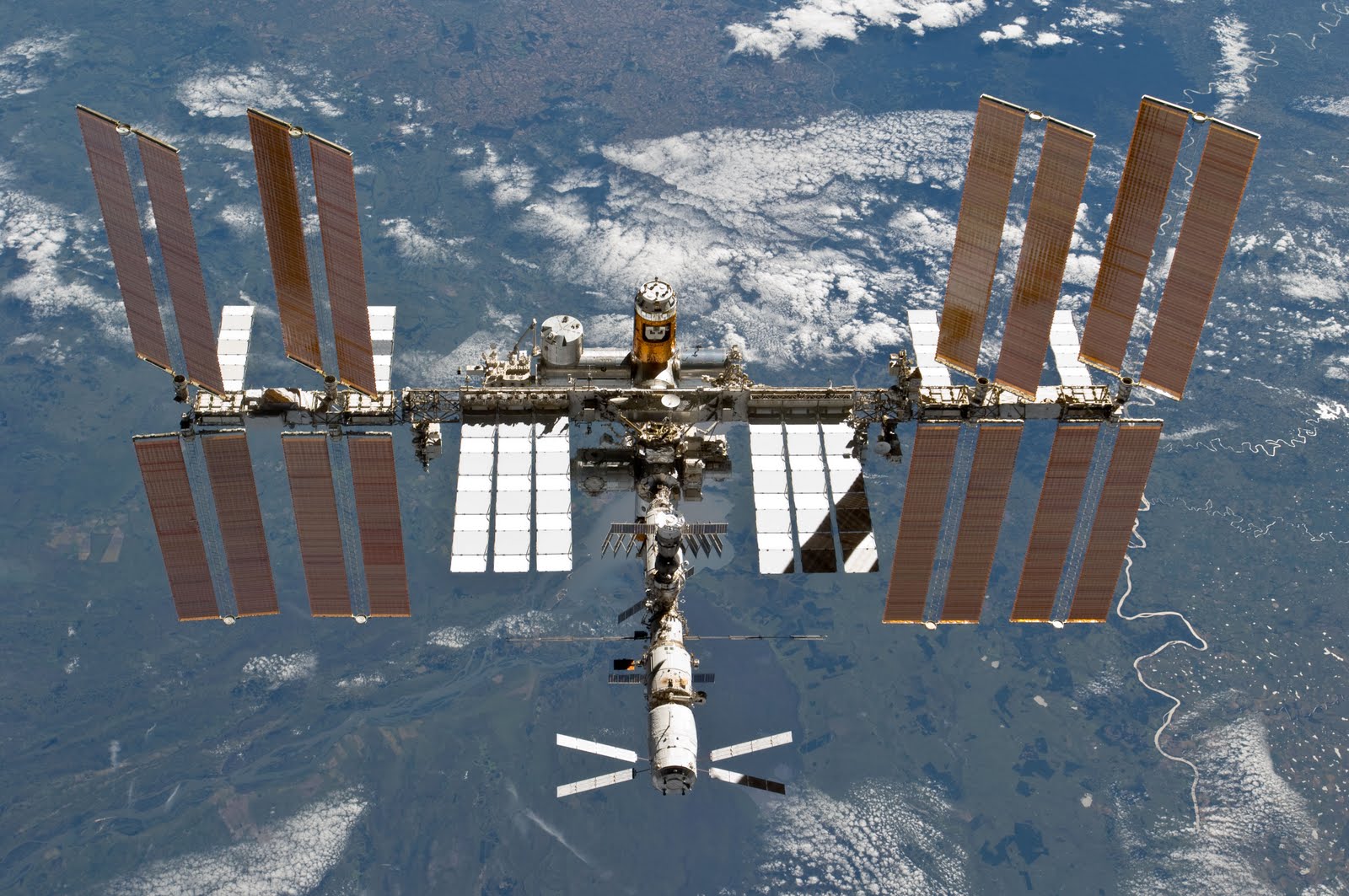 Международная космическая станция 2011 год