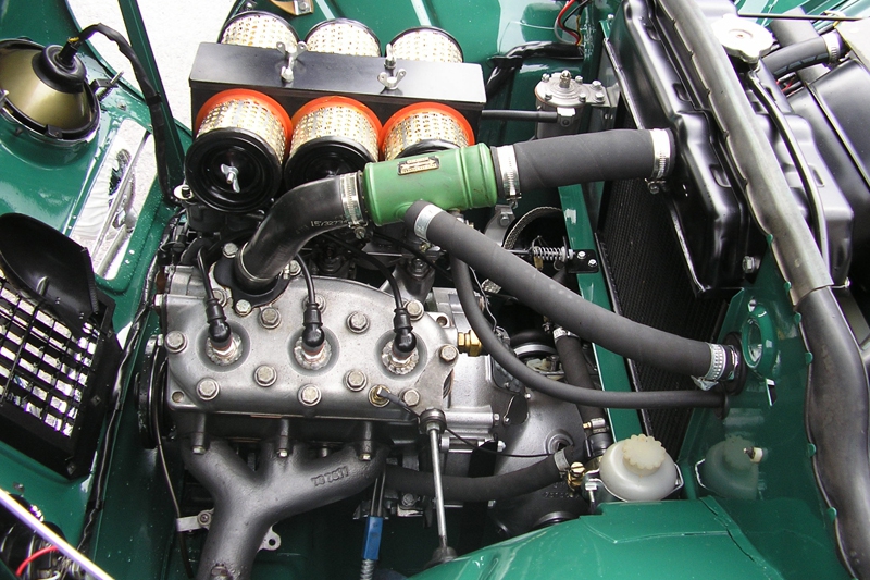 Трехцилиндровый двигатель
