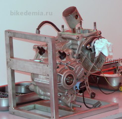 Одноцилиндровый двухтактный двигатель GP-125