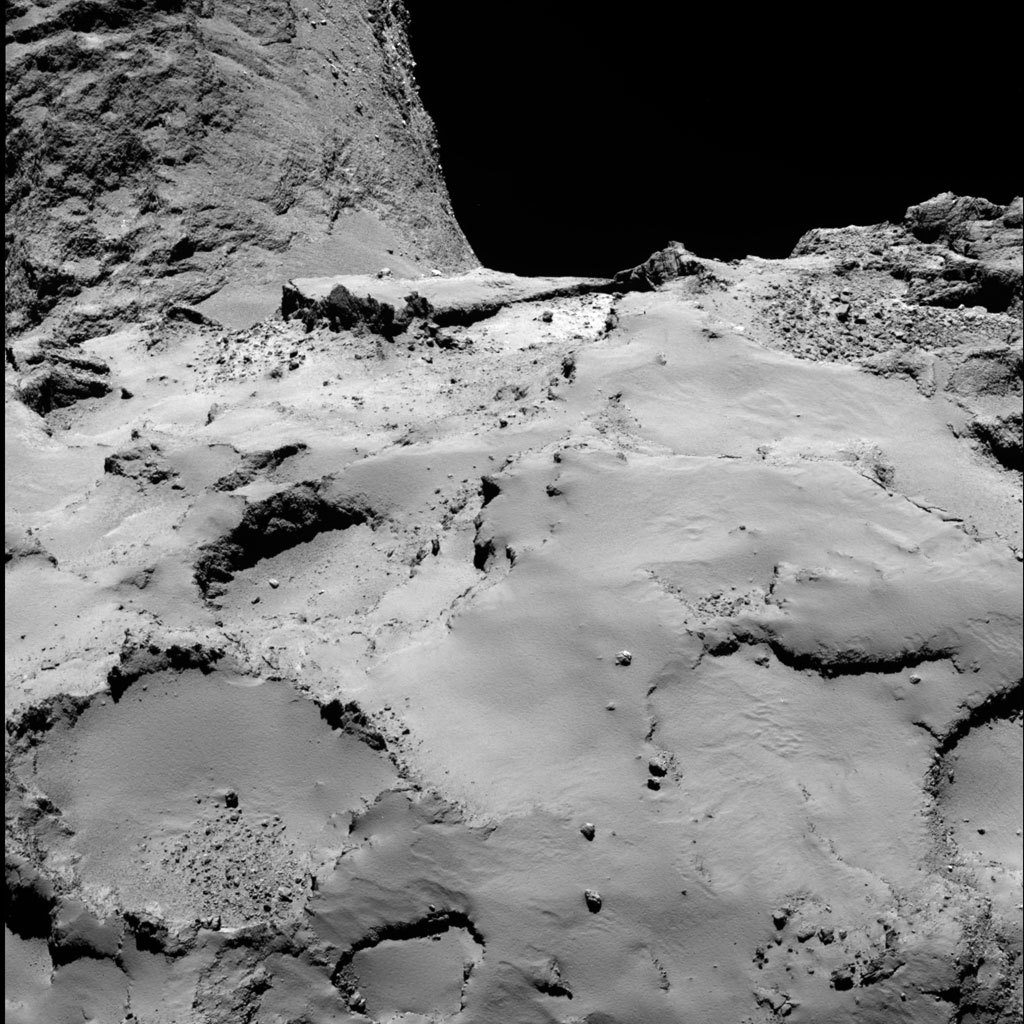 Первая в истории фотография, сделанная на поверхности кометы (27 фото)