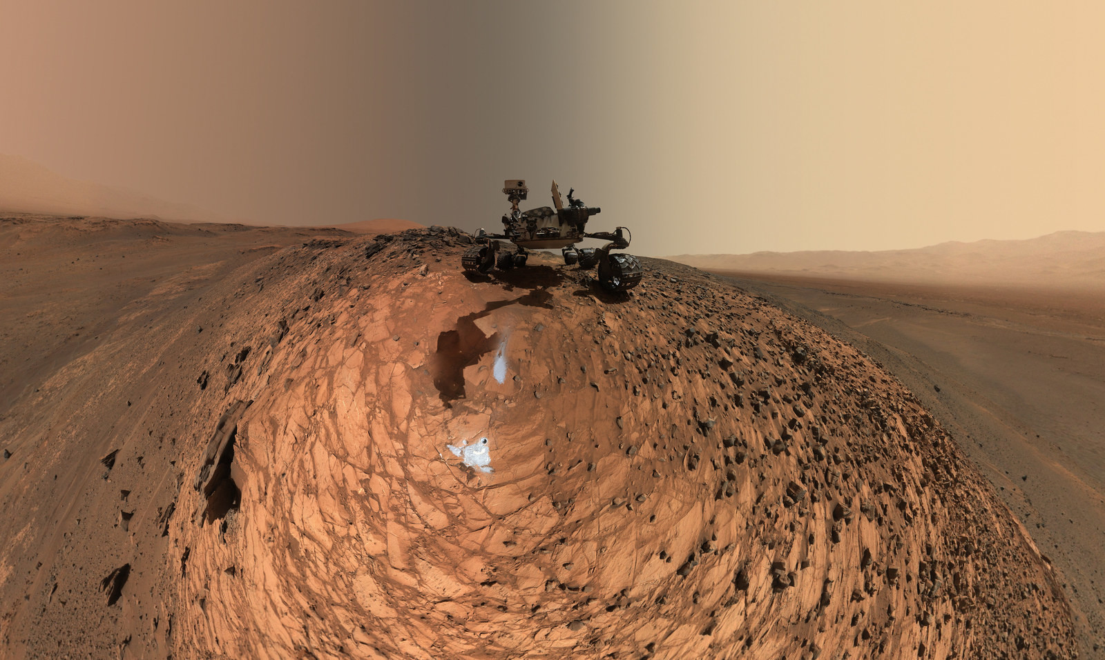 7. Марсоход "Кьюриосити" делает селфи (NASA) наука, научные исследования, научные открытия, фотографии