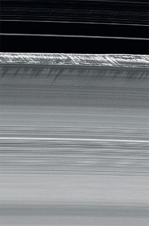 Снимок колец Сатурна, полученный с помощью аппарата «Кассини». Фото: Space Science Institute / JPL-Caltech / NASA («Наука и жизнь» №1, 2018)