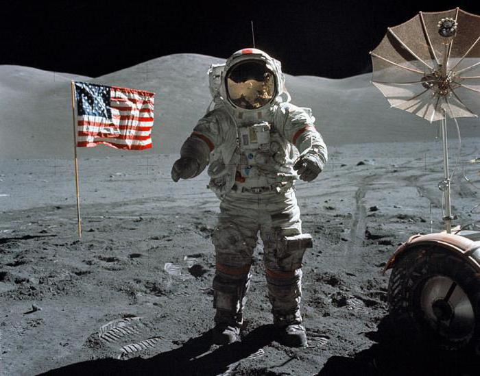 год первой высадки человека на луну