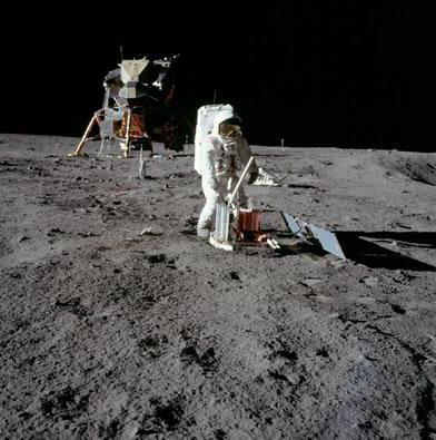 люди побывавшие на луне фото 