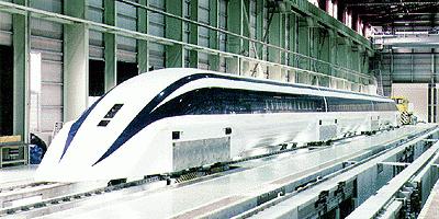 японский поезд на магнитной подушке