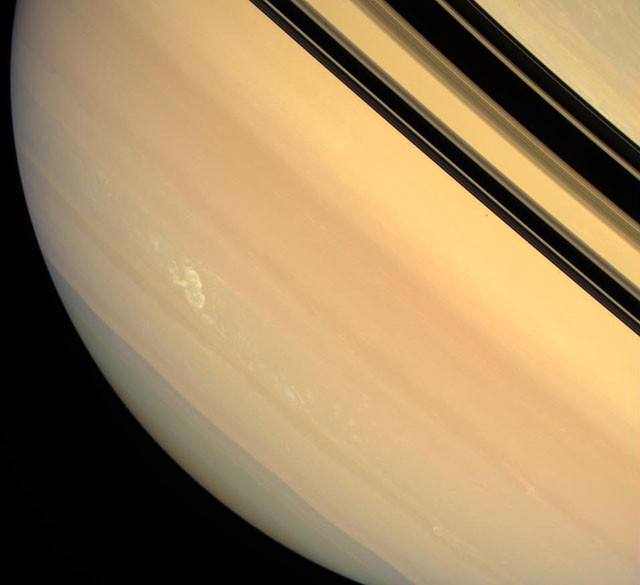 Долгоживущая гроза на поверхности Сатурна. кассини, космос, мир, сатурн