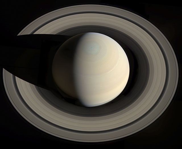 Сатурн отбрасывают тень на свои кольца. кассини, космос, мир, сатурн