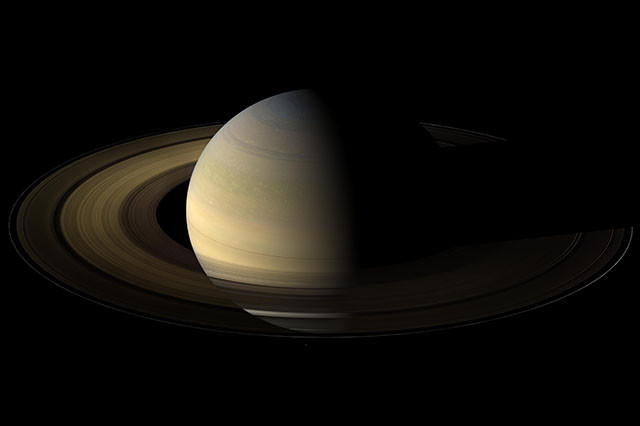 Фото Сатурна во время равноденствия. кассини, космос, мир, сатурн