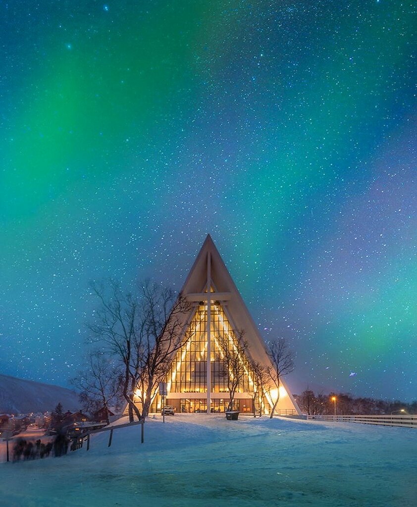 Арктический собор в норвежском городе Тромсё