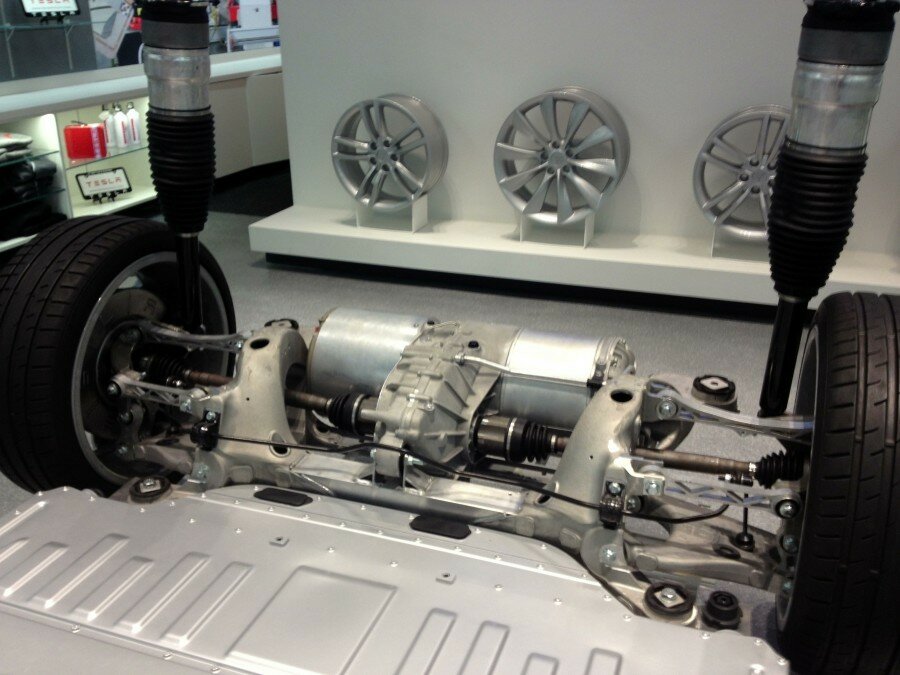 двигатель автомобиля тесла модель с схема