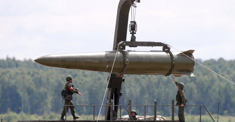 Российские военные испытали ОТРК «Искандер»