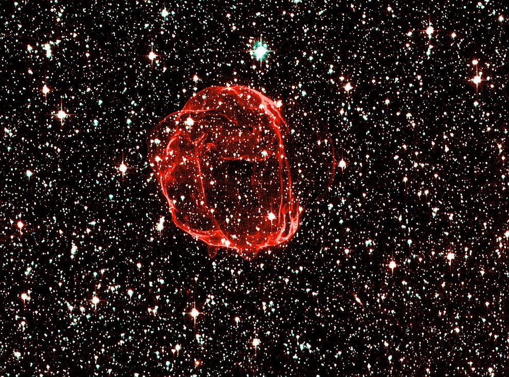 Один из остатков сверхновых под названием SNR0519-69 в Большом Магеллановом Облаке