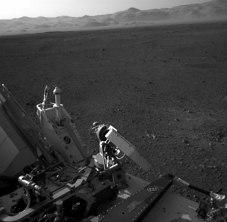 На этой фотографии видна часть марсохода Curiosity