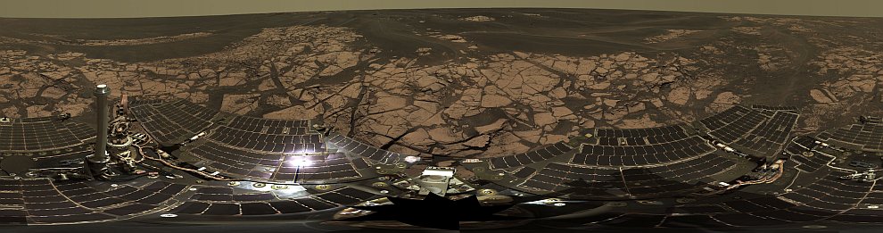Панорама, снятая марсоходом Оппортьюнити на краю кратера Эребус