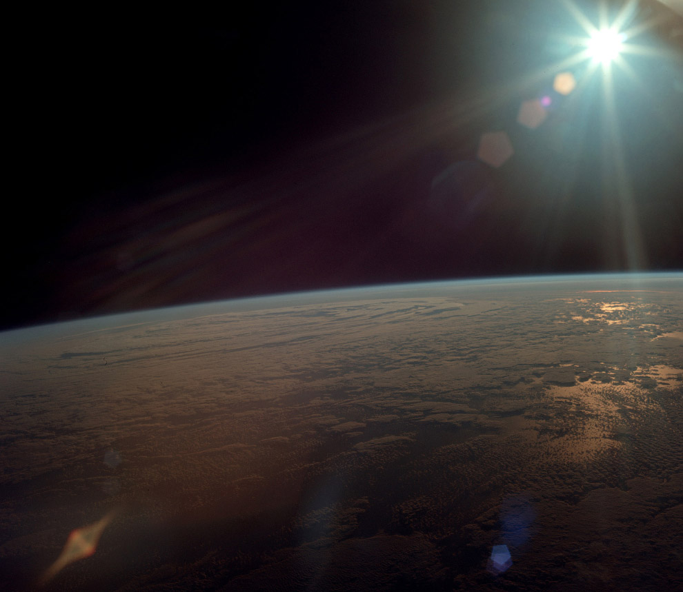 Снимок сделан с корабля «Аполлон-11»