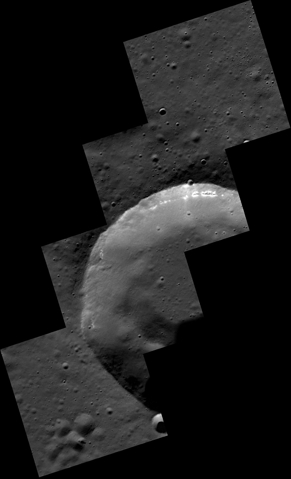 Мозаика 15-километрового безымянного кратера