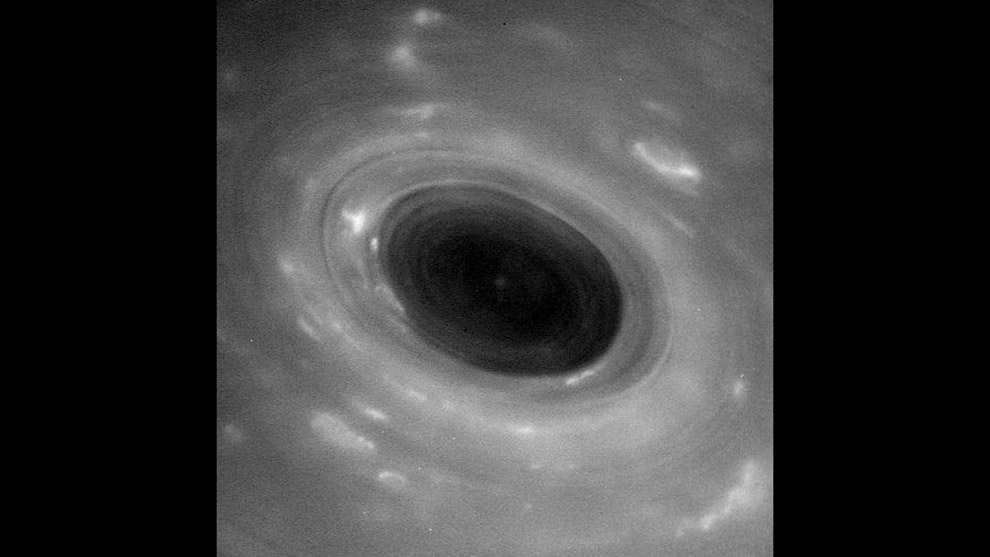 Уникальные снимки колец Сатурна от «Кассини»