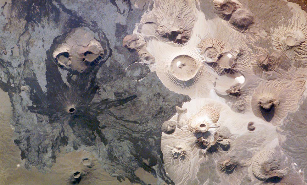 Вулкан Харрат Хайбар в Саудовской Аравии, фото со спутника