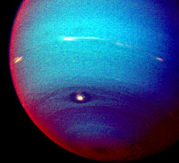 Красный нептун. Нептун (Планета). Нептун цвет планеты. Нептун Планета фото. Уран цвет планеты.
