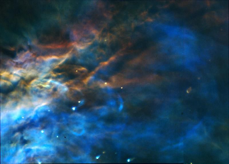 6. Светящаяся туманность Ориона. Найти эту туманность на небе можно чуть ниже пояса Ориона. Она такая яркая, что хорошо видна даже невооруженным глазом. 