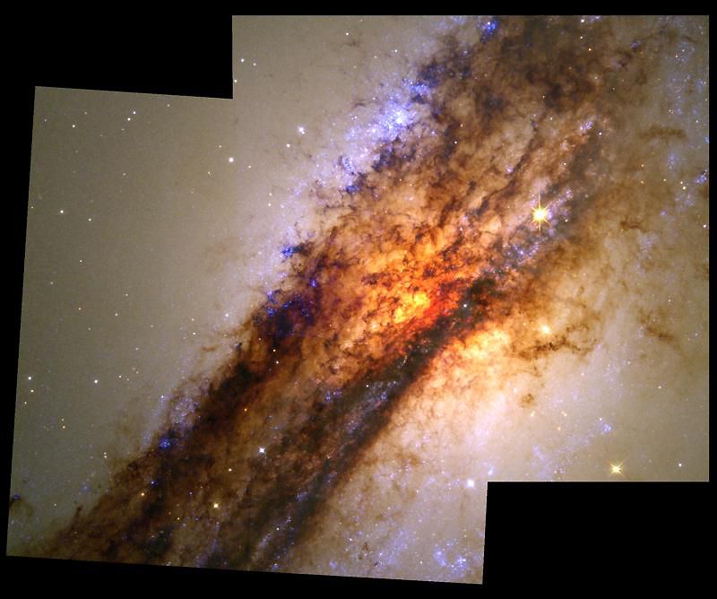 24. Галактика Центавр A. В этой галактике находятся источники мощнейшего радиоизлучения. 
