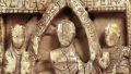 Дощечка со сценой из Библии, выточенная из викингской моржовой кости ©  Museum of Archaeology and Anthropology, University of Cambridge