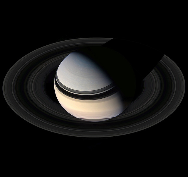 Снимки аппарата Кассини планеты Сатурн
