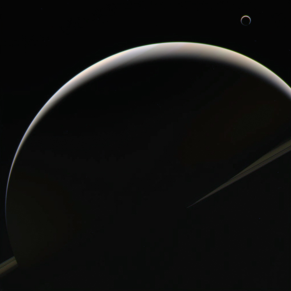 Полумесяцы Сатурна и Титана
