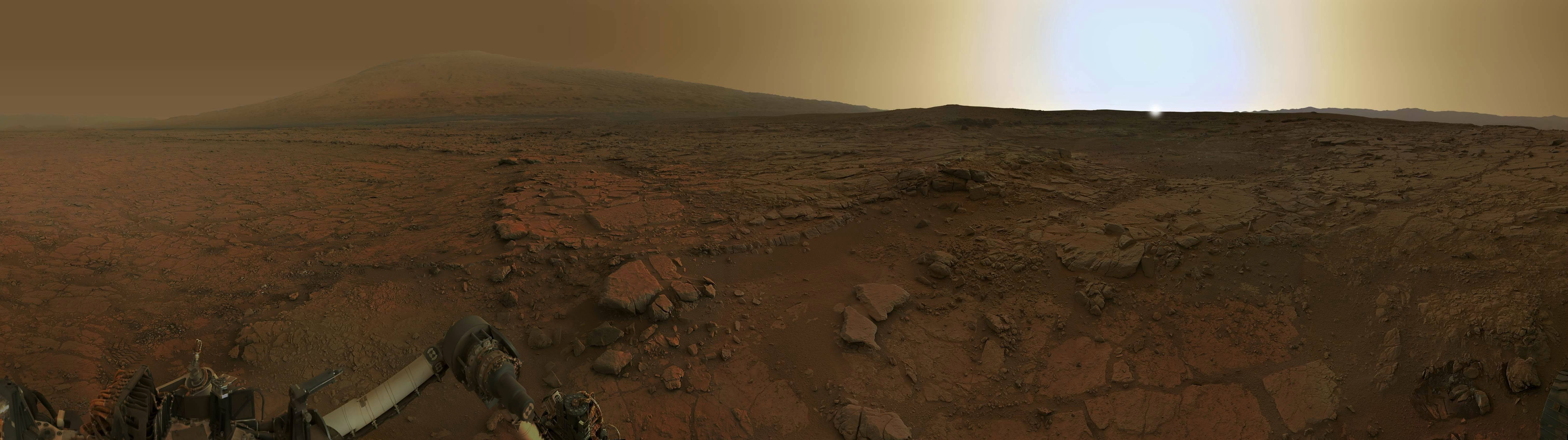 Панорама рассвета на Марсе