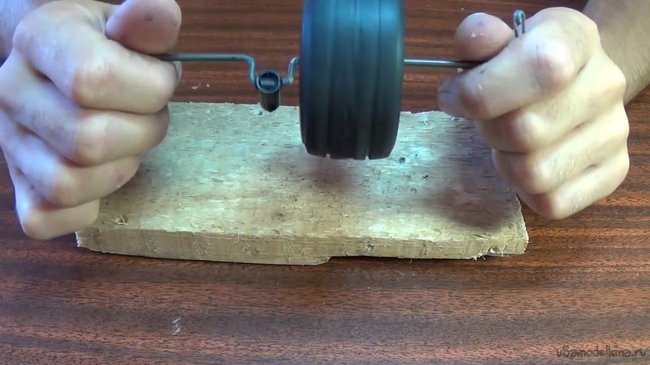 Как сделать Соленоидный Двигатель своими руками
