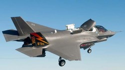 Истребитель-бомбардировщик Lockheed F-35B