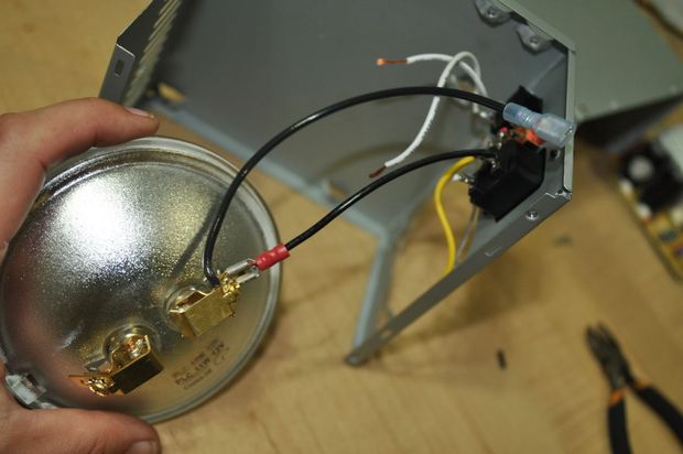 Hack-A-Lantern: Recycled Computer Power Supply Flashlight