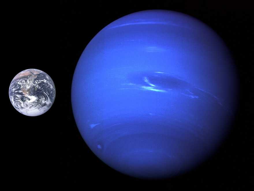 Нептун по сравнению с Землей