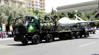 Военный Дрон в городе - Военный кортеж - Azerbaycan Herbi paraddan goruntuler Dron ve kortec