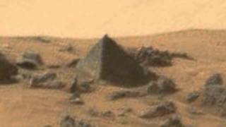 Марсоход Curiosity обнаружил на Марсе пирамиду идеальной формы