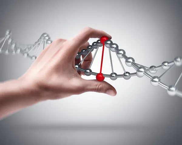 Рука Холдинг капсула с образец ДНК — стоковое фото