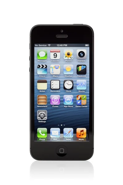 Новый черный apple iphone 5 — стоковое фото