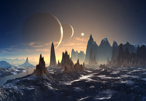 Чужой планете с гор с лун — стоковое фото