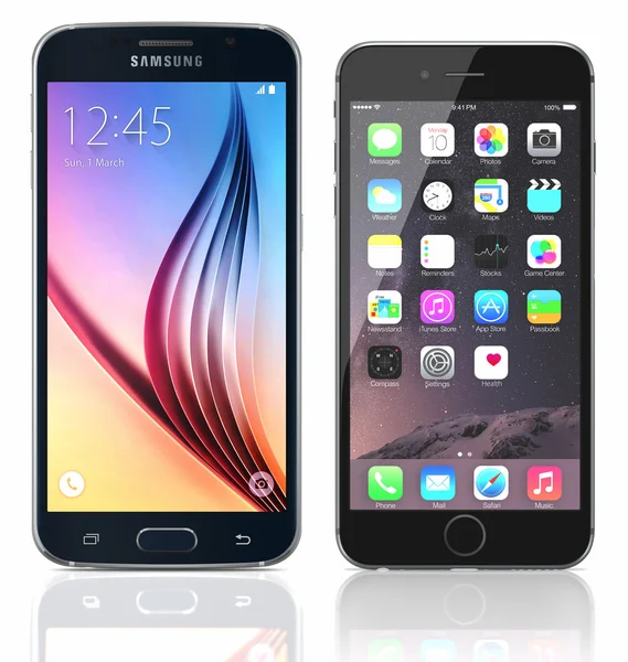 Черный сапфир Samsung Галактика S6 и черный Apple iphone 6 на whi — стоковое фото