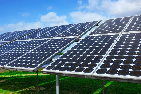 Панели солнечных батарей, захвата солнечного света — стоковое фото