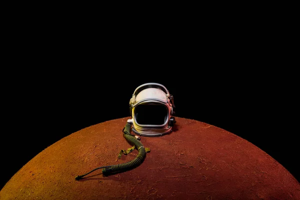 Шлем Скафандр Лежа Планете Марс Черный Вселенной — стоковое фото